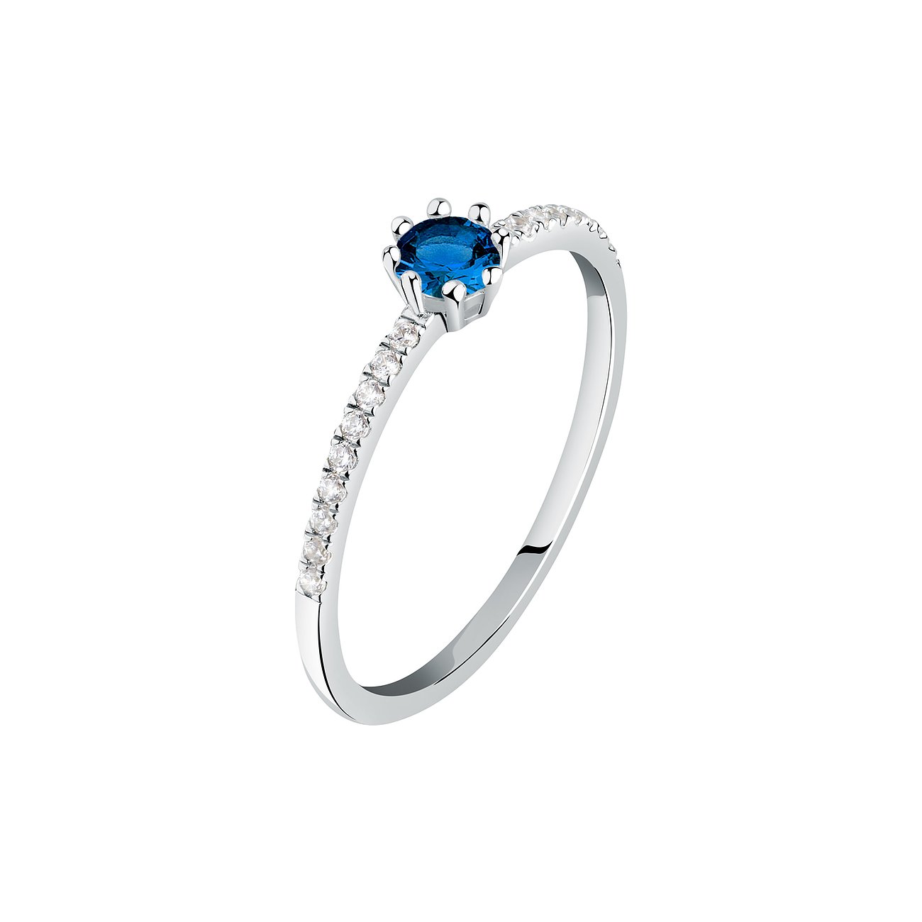 Live Diamond Ring aus recyceltem Weißgold mit einem mittigen blauen Saphir und kleinen klaren Steinen.