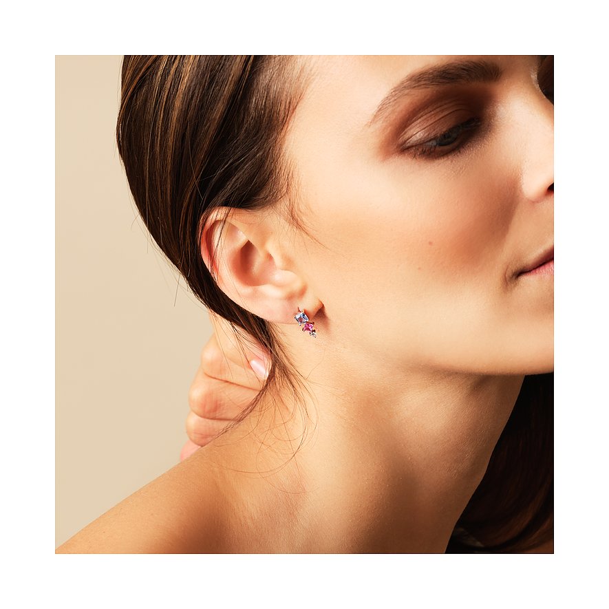 CHRIST Ohrstecker aus 925er recyceltem Silber mit blauen und pinken Zirkonia.