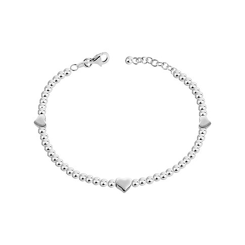 Armband aus recyceltem 925er Silber mit runden Kügelchen und drei Herz-Elementen, offenliegender Karabinerverschluss.
