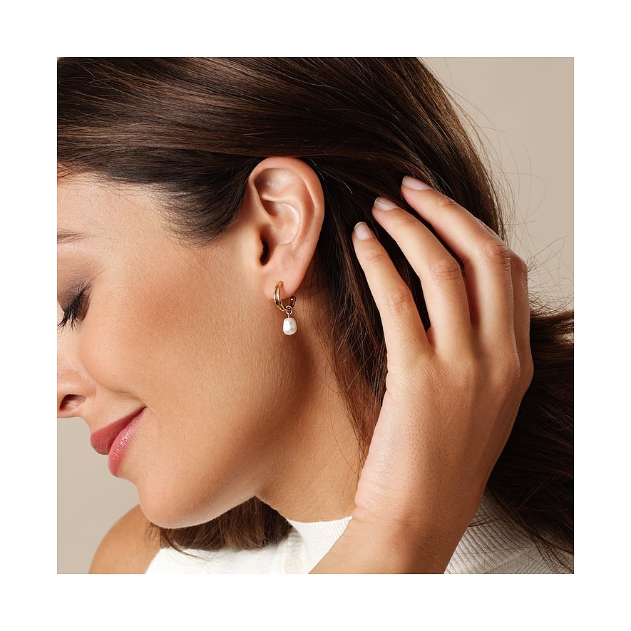 Boucles d'oreilles YAMOKO en or jaune 585 avec perle.