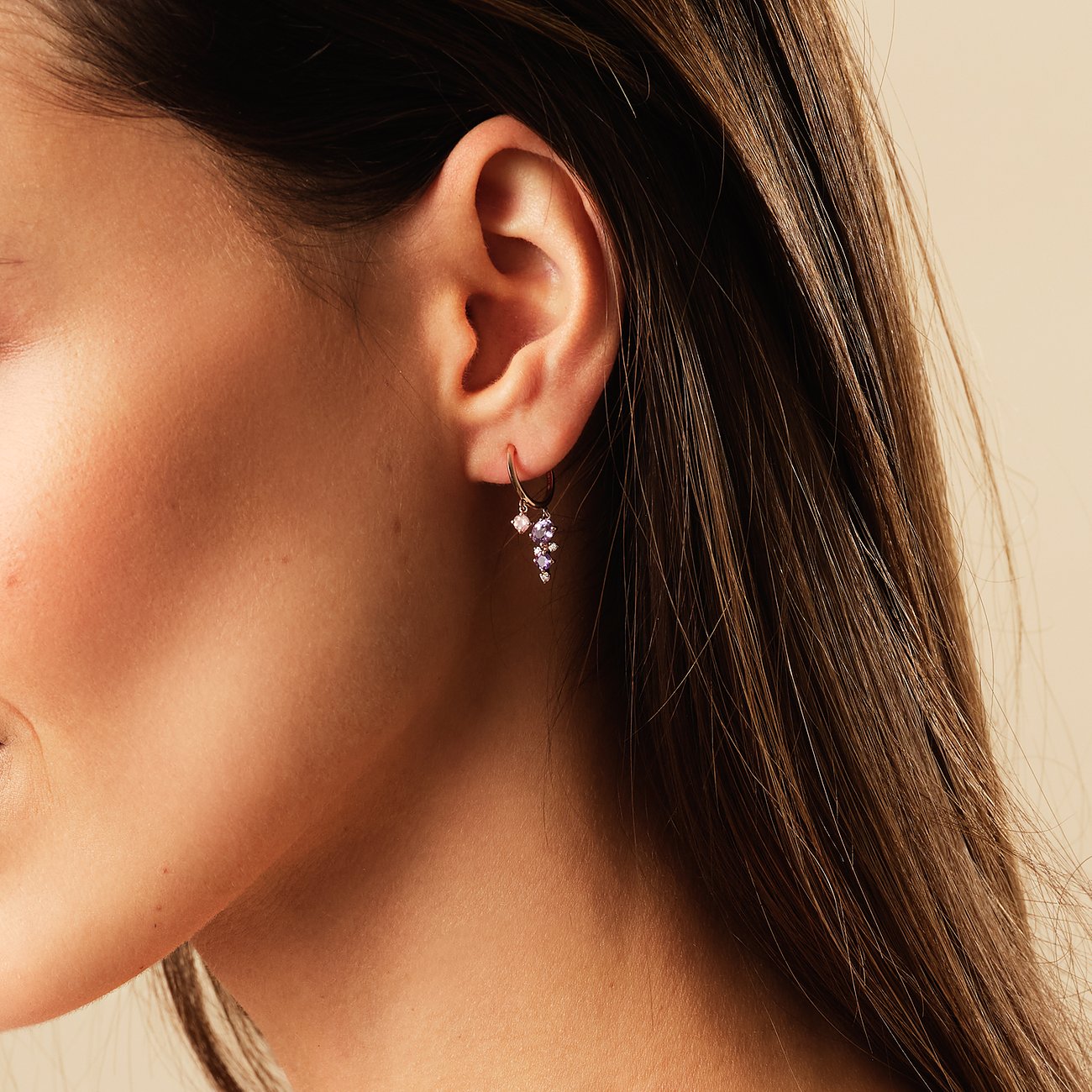 CHRIST Ohrstecker aus 585 Roségold mit Amethysten und weißen Zirkonia.