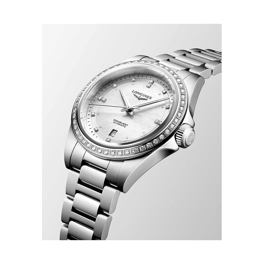 Longines Damenuhr aus Edelstahl mit Diamanten und weißem Zifferblatt.