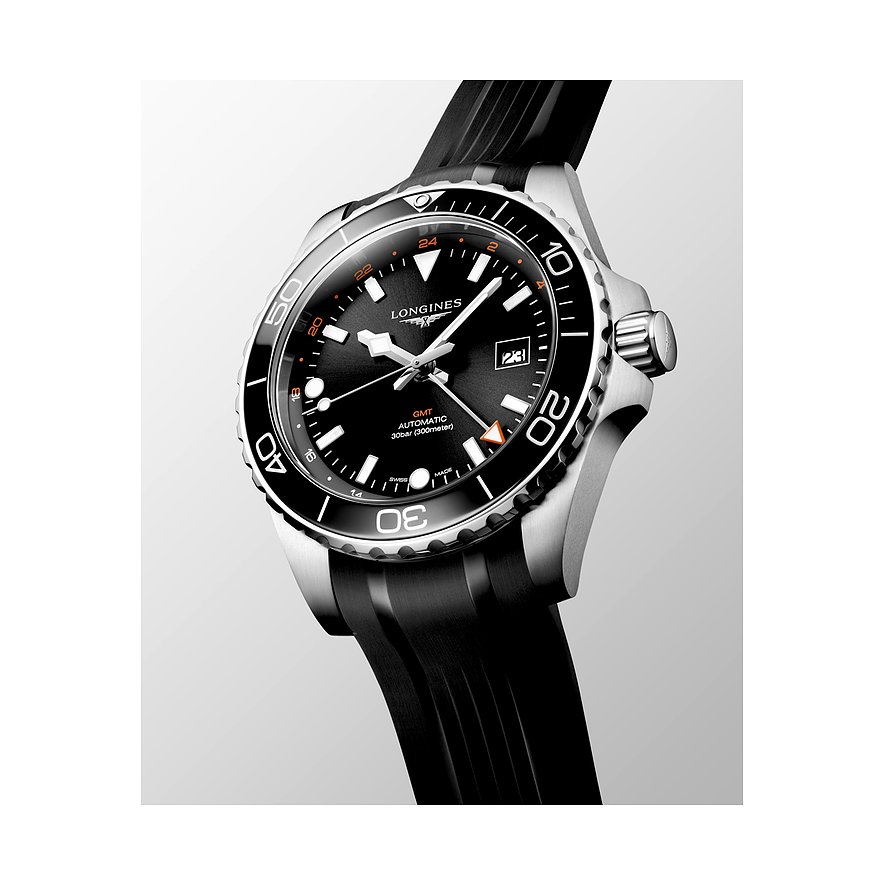 Longines Herrenuhr mit Edelstahlgehäuse, schwarzem Zifferblatt und Keramiklünette.