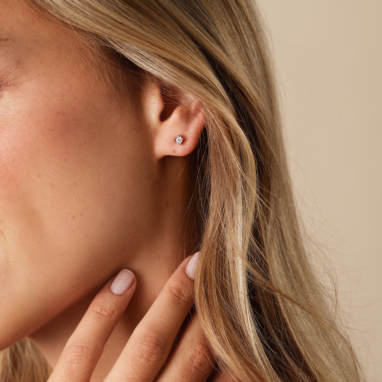 CHRIST Ohrstecker aus 375 Weißgold mit Diamanten.