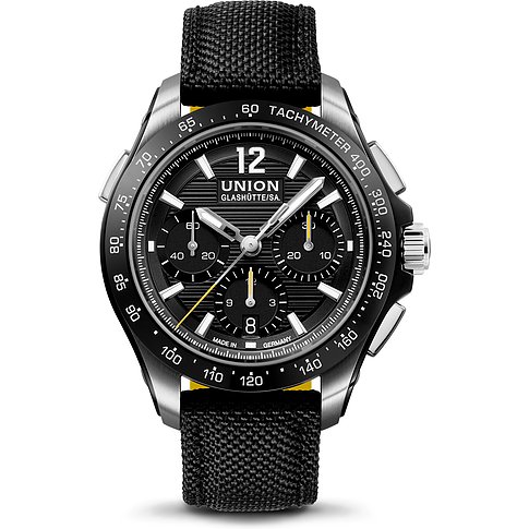 Union Glashütte Herrenuhr mit Edelstahlgehäuse, Keramiklünette, schwarzem Zifferblatt und Stoffarmband.