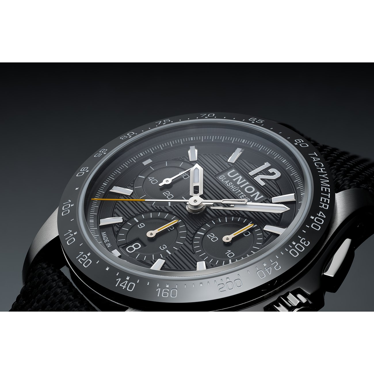Union Glashütte Herrenuhr mit Edelstahlgehäuse, schwarzem Zifferblatt, analoger Anzeige und Chronograph.