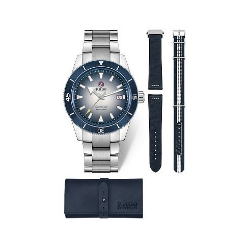Rado Set mit Edelstahlgehäuse, grauem Zifferblatt und blauer Lünette.