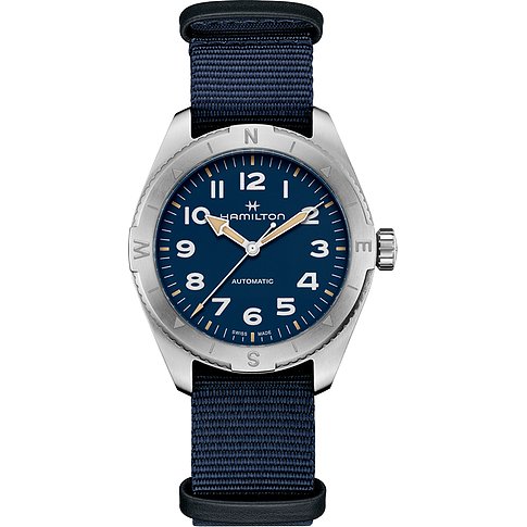 Eine Hamilton Herrenuhr aus Edelstahl mit marineblauem Zifferblatt und passendem Stoffarmband