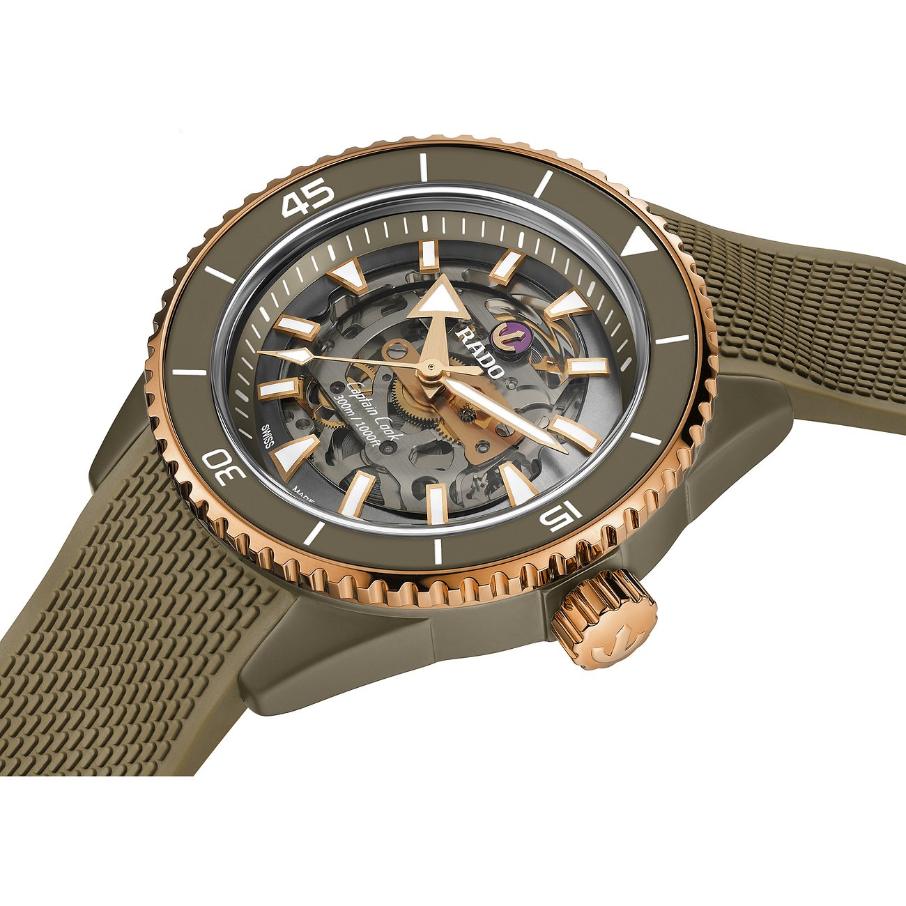 Rado Herrenuhr mit Keramikgehäuse, skelettiertem Zifferblatt und roséfarbener Lünette.