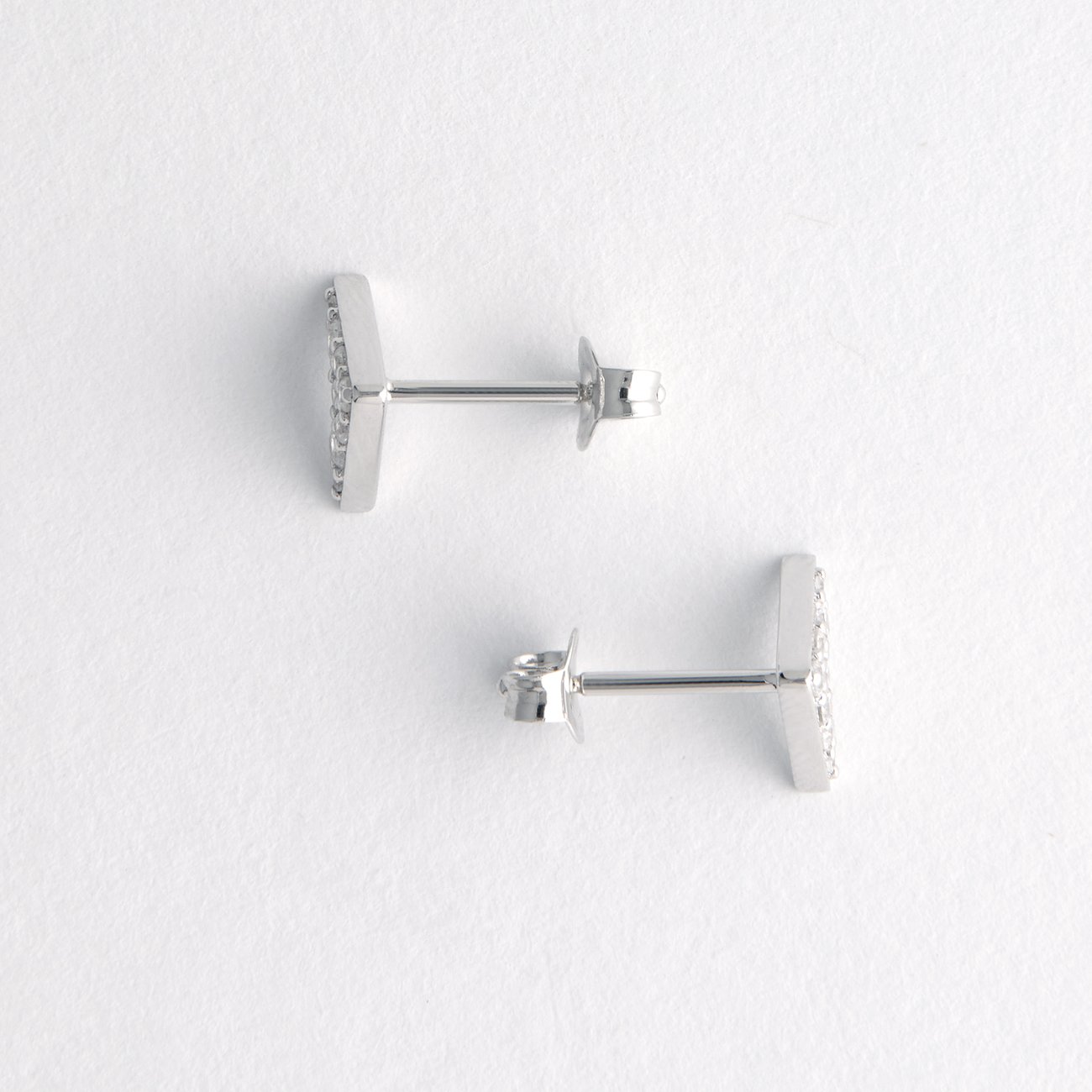 FAVS Ohrstecker aus 375 Weißgold mit Zirkonia.