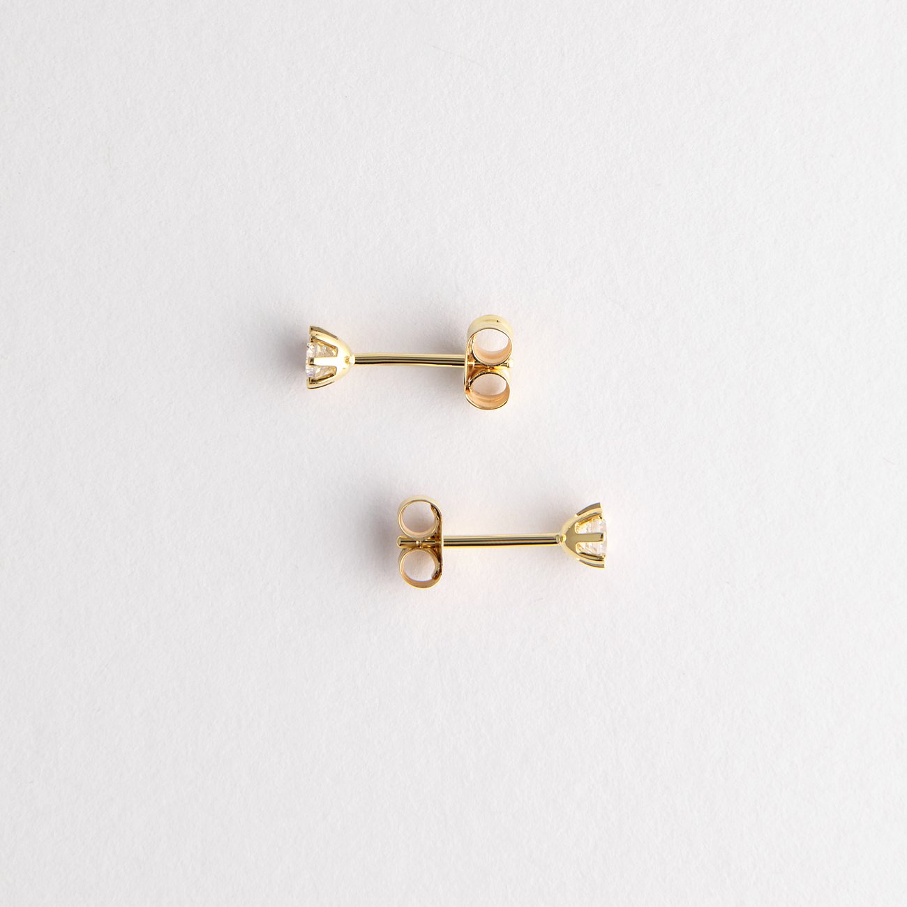 FAVS Ohrstecker aus 375 Gelbgold mit Zirkonia.
