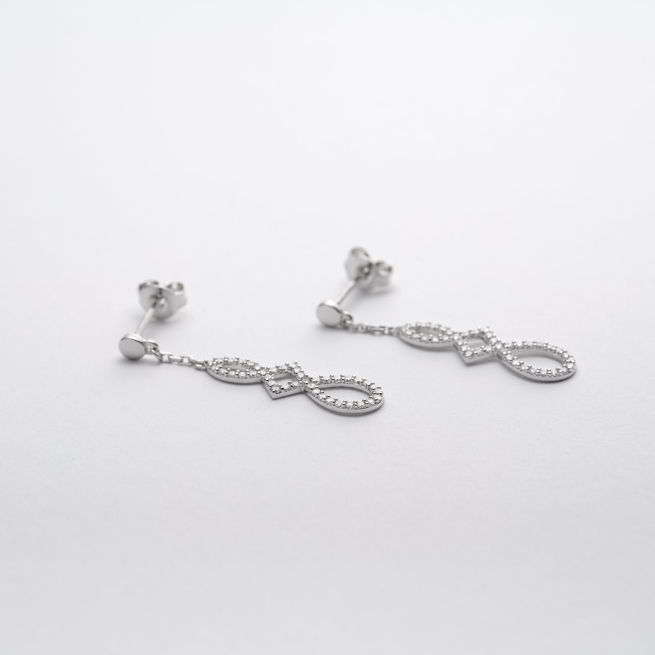 FAVS Ohrringe aus 925er Silber mit Zirkonia.