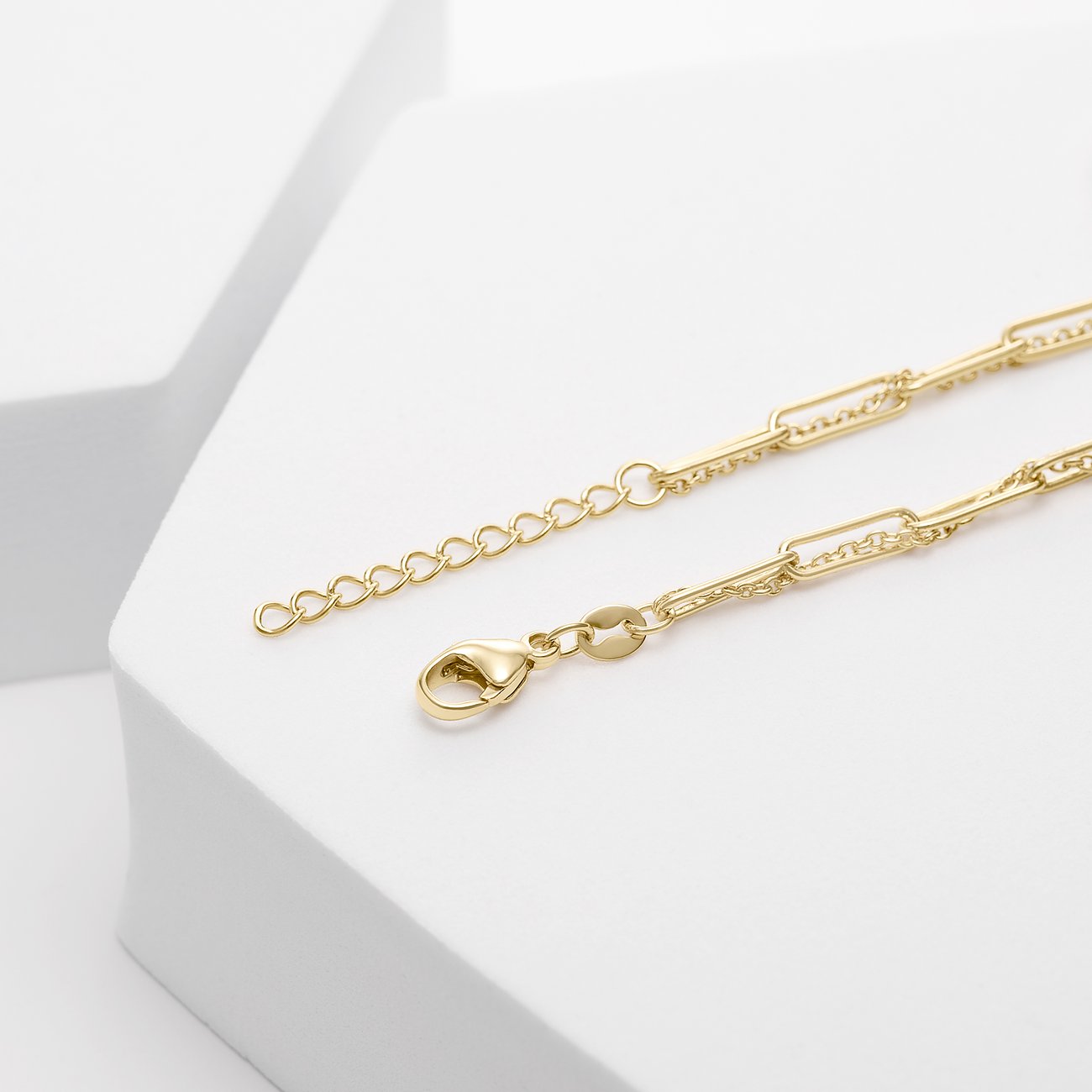 CHRIST Halsschmuck aus 925er Silber mit Zirkon und Karabinerverschluss.