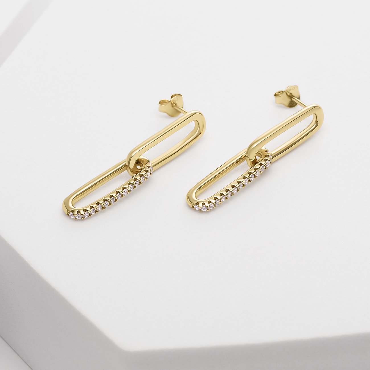 CHRIST Ohrhänger aus 925 Silber, recycelt, mit Zirkonia.