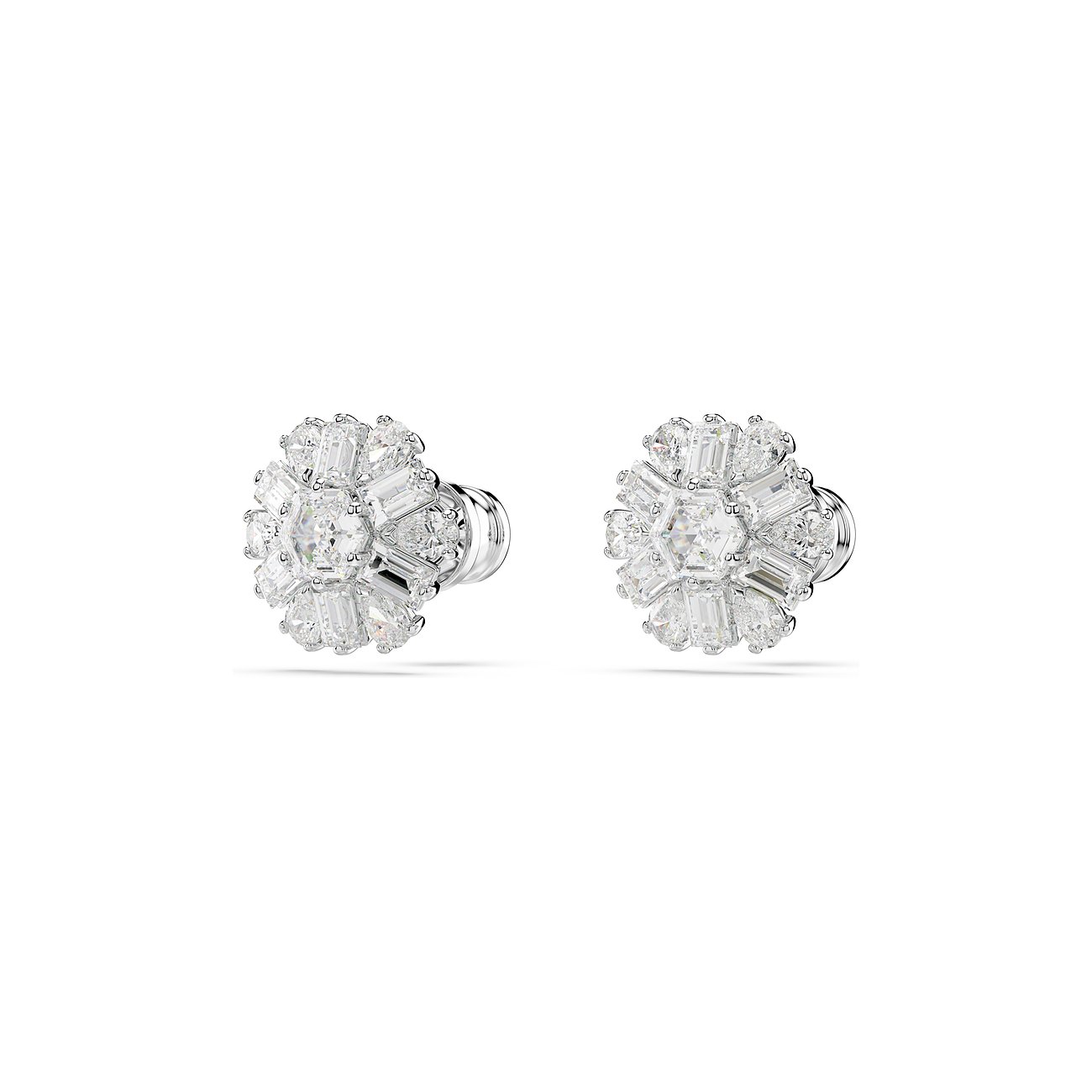 Swarovski oorstekers van metaal met witte kristallen in diverse slijpvormen.