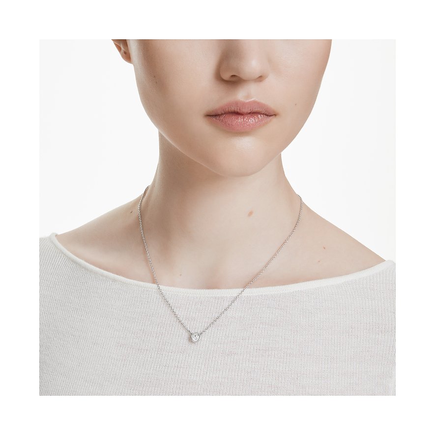 Swarovski Halskette aus Metall mit einem Swarovski-Kristall.