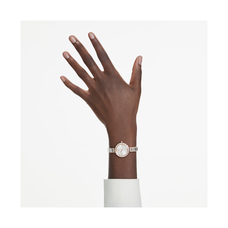 Swarovski Damenuhr mit rosévergoldetem Metallgehäuse und Kristallen.