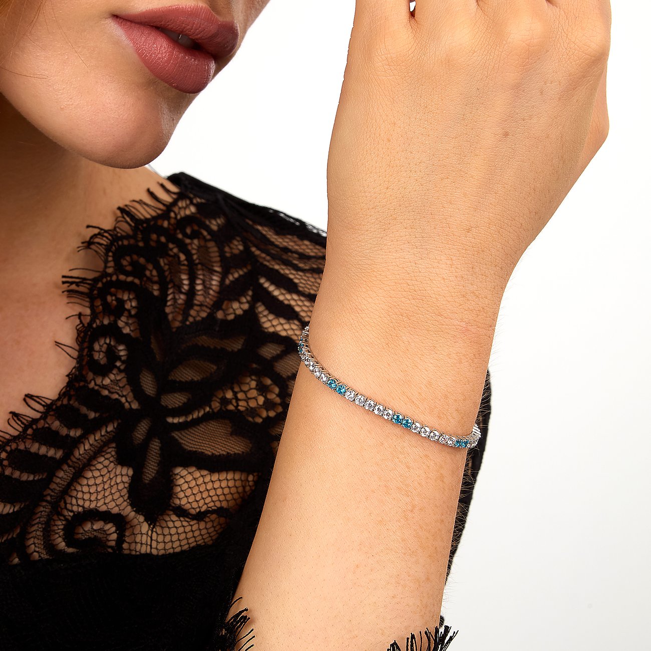 Morellato Armband aus 925er recyceltem Silber mit blauen und weißen Zirkonia.