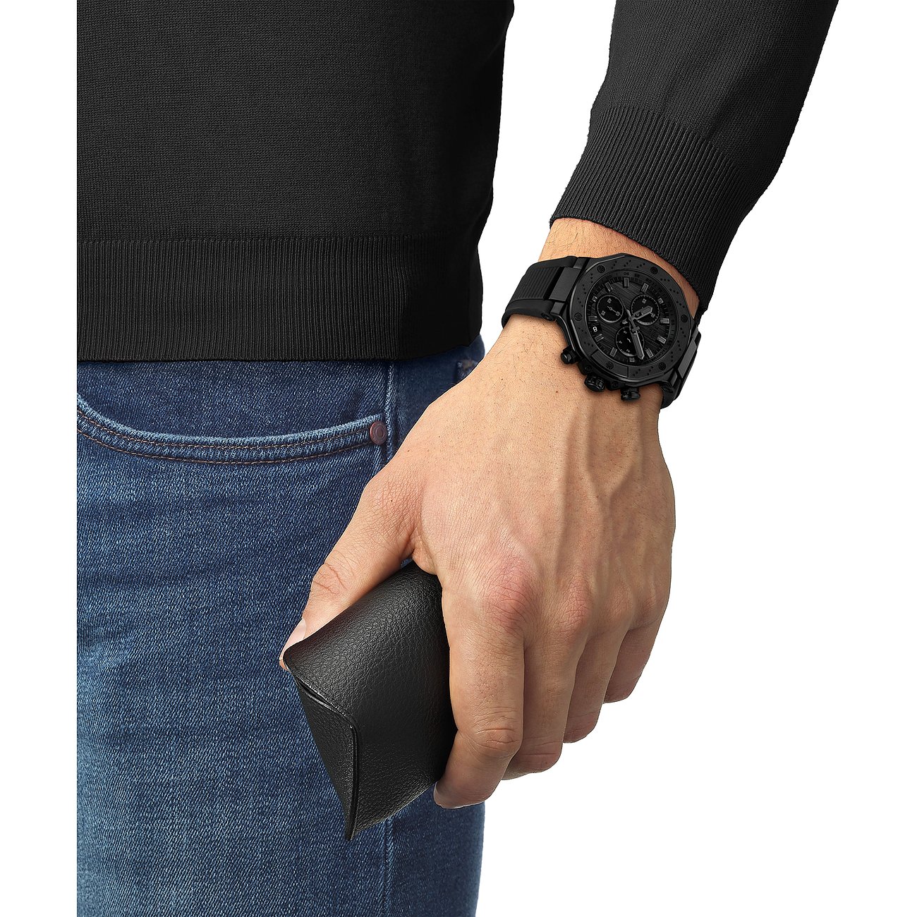 Tissot Herrenuhr mit Edelstahlgehäuse, schwarzes Zifferblatt und schwarzes Armband.