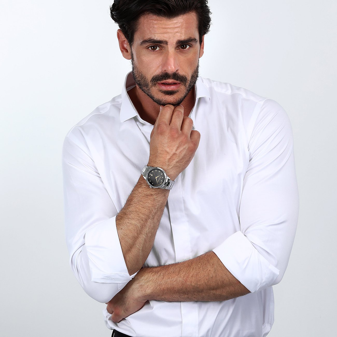 Trussardi herreur med urkasse i rustfrit stål og sort urskive.