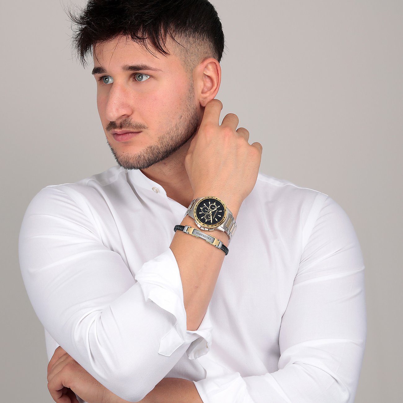 Trussardi set med boett i rostfritt stål och analog display, tvåfärgad.