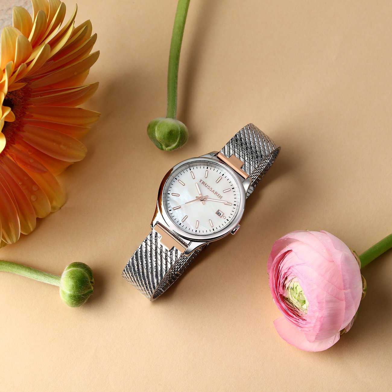 Trussardi Damenuhr mit Edelstahlgehäuse, analog, bicolor, mit Mesh-Armband.