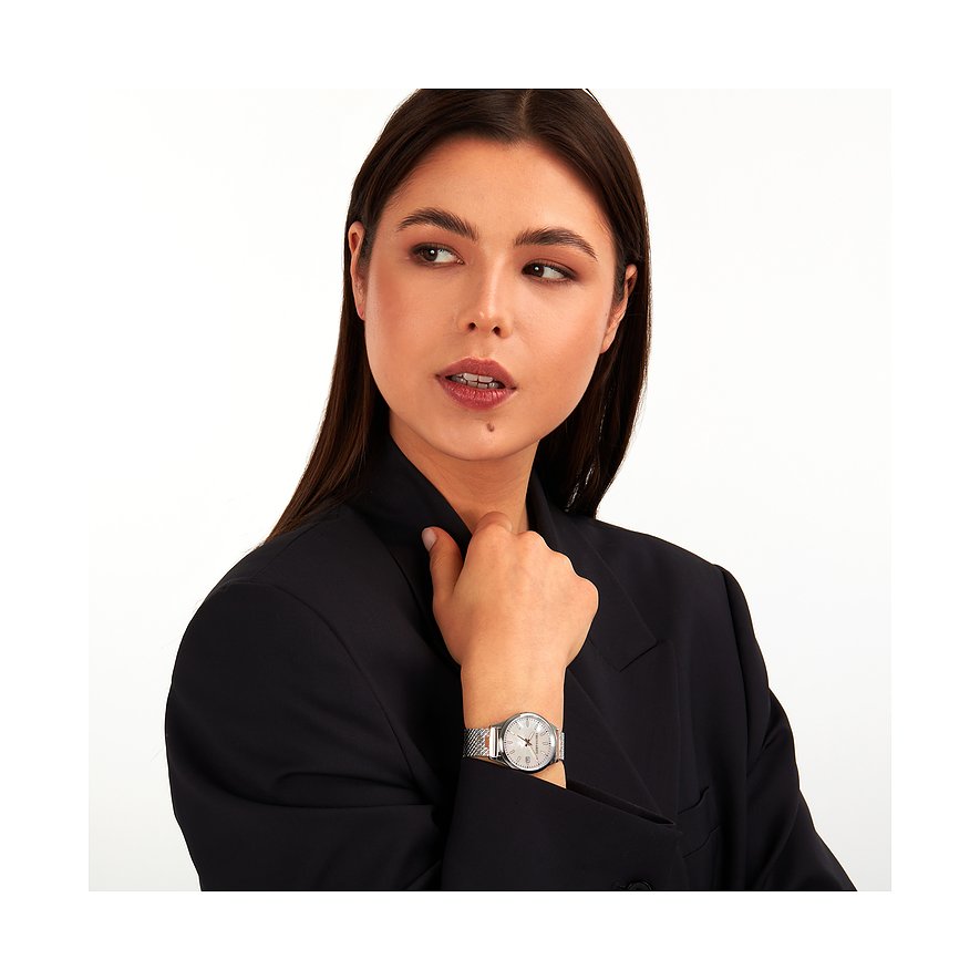 Trussardi Damenuhr aus Edelstahl mit Mesh-Armband und Perlmuttzifferblatt.