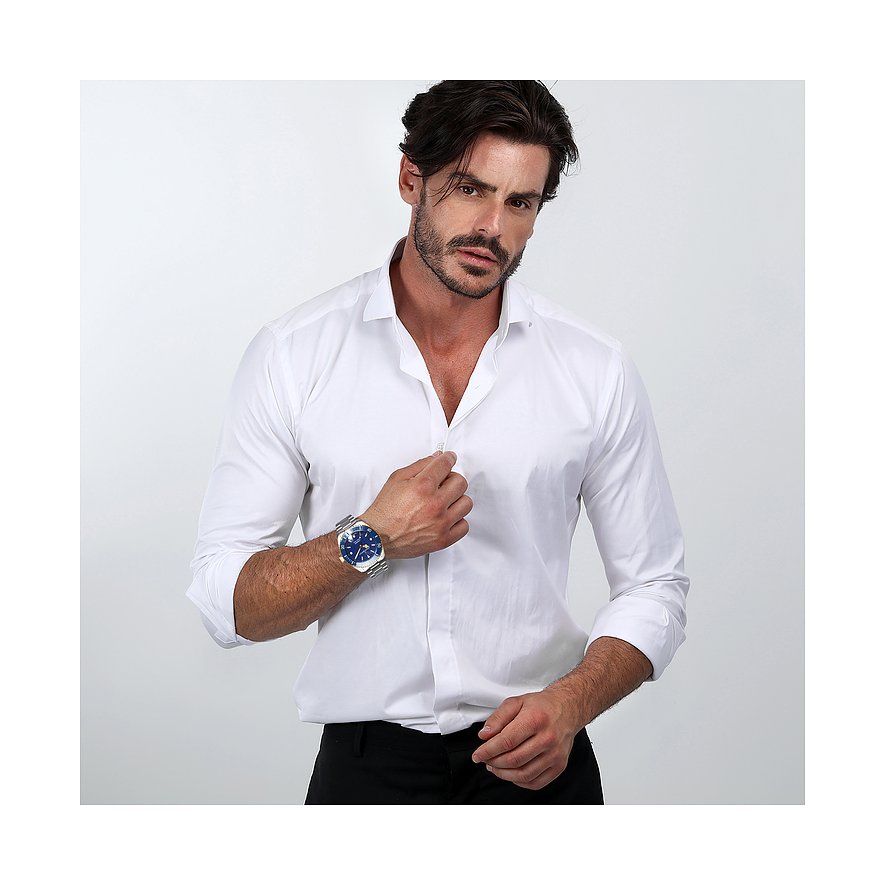 Philip Watch Edelstahl Herrenuhr mit blauem Zifferblatt und silbernem Armband.