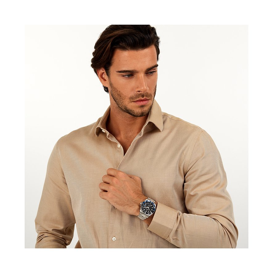 Philip Watch Herrenuhr mit Edelstahlgehäuse und blauem Zifferblatt.