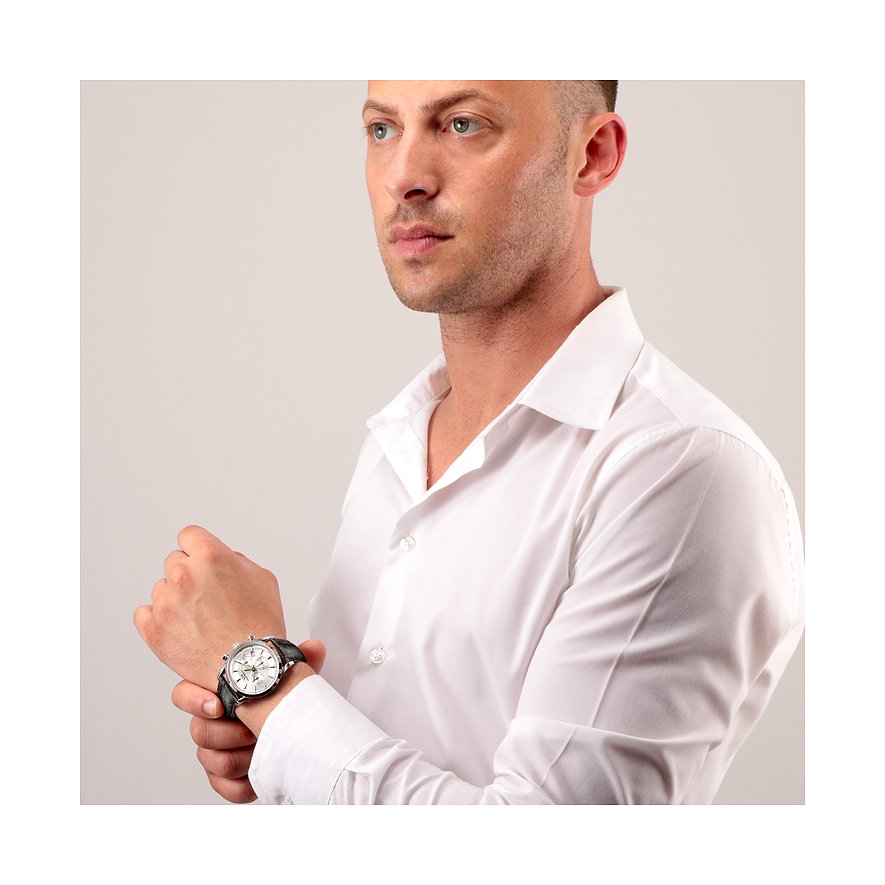 Philip Watch Herrenuhr mit Edelstahlgehäuse und analoger Anzeige.