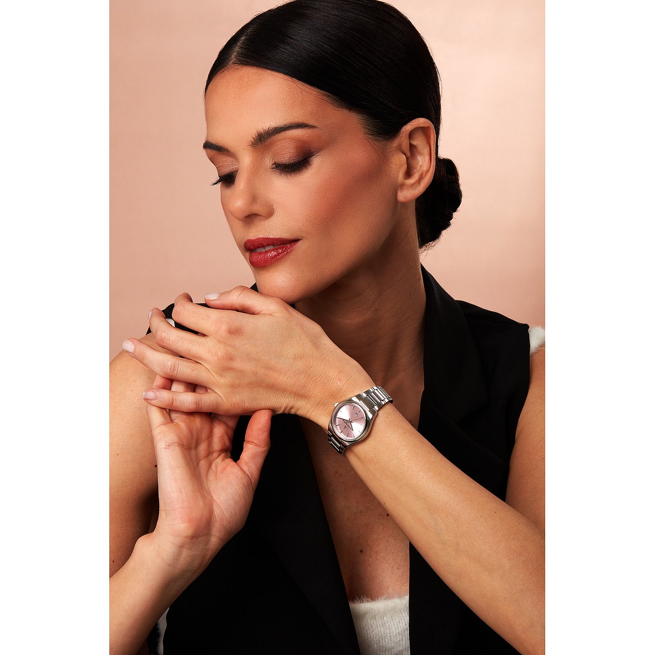 Lucien Rochat damklocka i rostfritt stål med rosa urtavla.