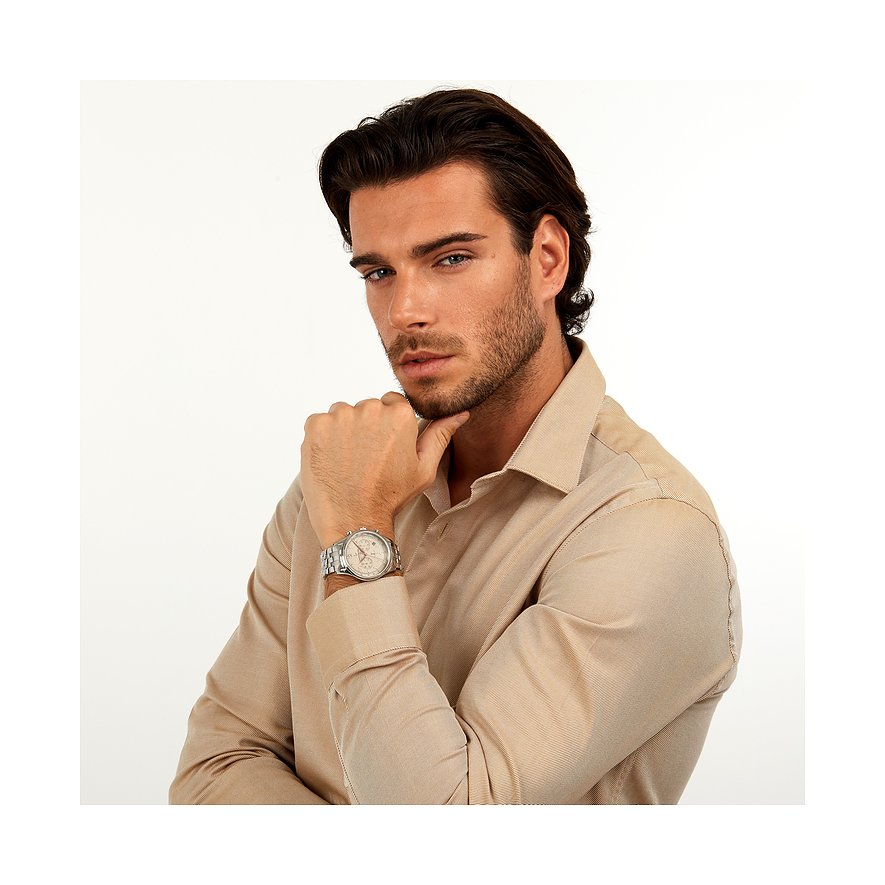 Lucien Rochat Edelstahl-Chronograph mit hellem Zifferblatt und silberfarbenem Armband.