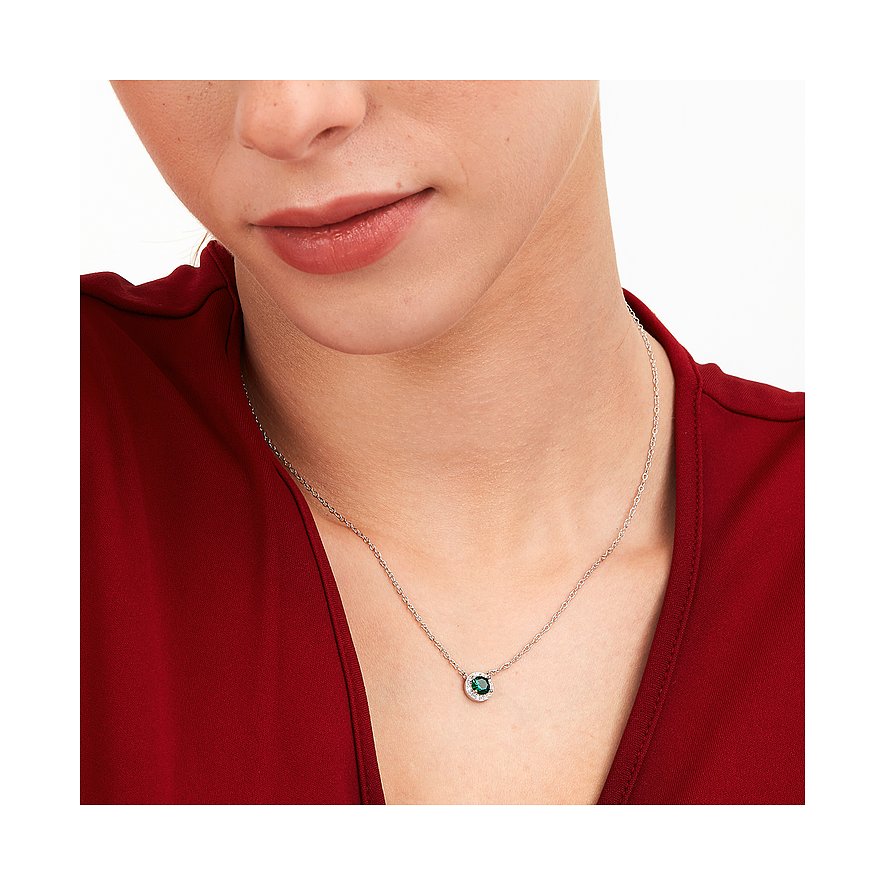 La Petite Story Kette aus 925er Silber mit Zirkonia und einem grünen Stein.