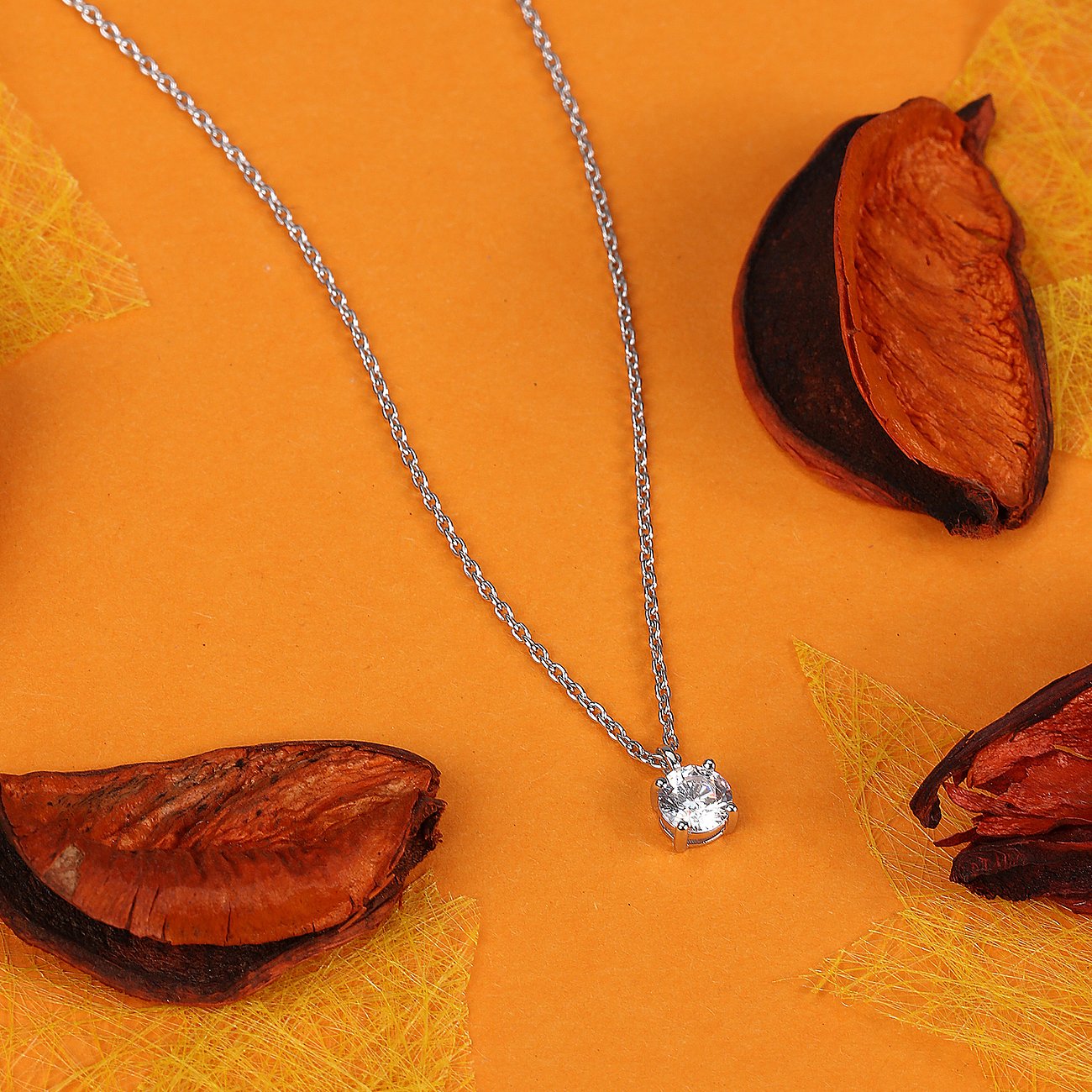 La Petite Story Halskette aus 925er Silber mit Zirkonia.