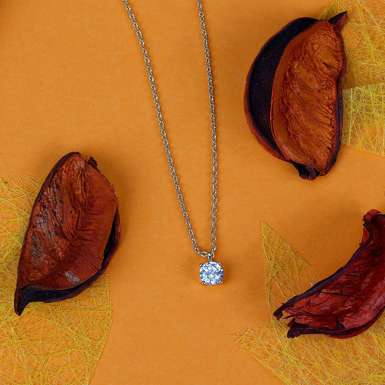 La Petite Story Halsschmuck aus 925er Silber mit Zirkonia.