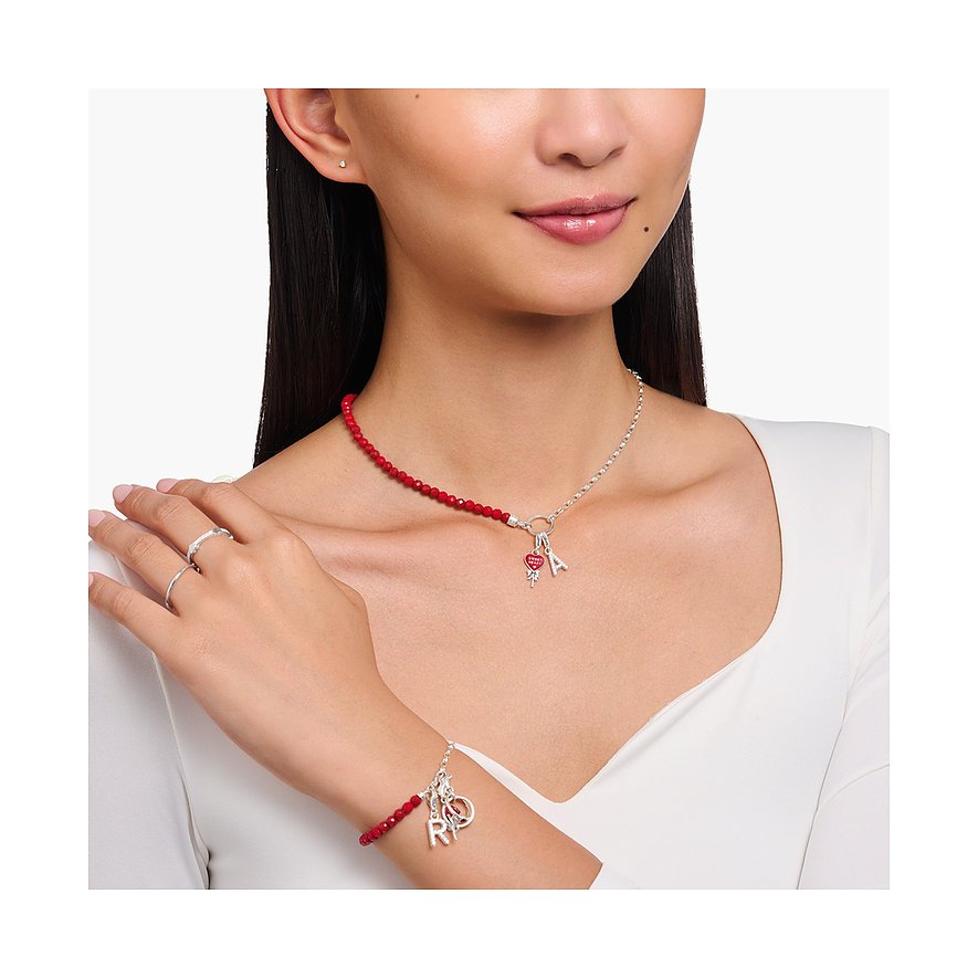 Thomas Sabo Halsschmuck aus 925er Silber mit Korallen und Anhängern.
