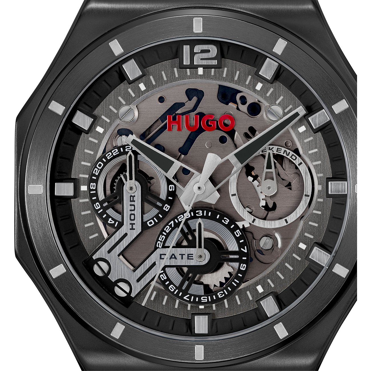 Nahaufnahme der Hugo Herrenuhr aus Edelstahl mit Skelettzifferblatt und roten Akzenten auf dem schwarzen Zifferblatt.