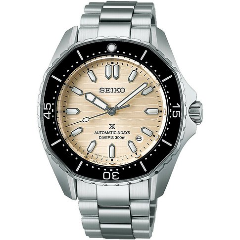 Seiko Herrenuhr mit Edelstahlgehäuse, beigem Zifferblatt und schwarzer Lünette.