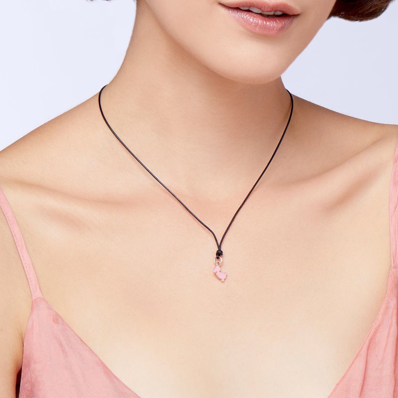 DoDo hanger van 375 roségoud met roze emaille.