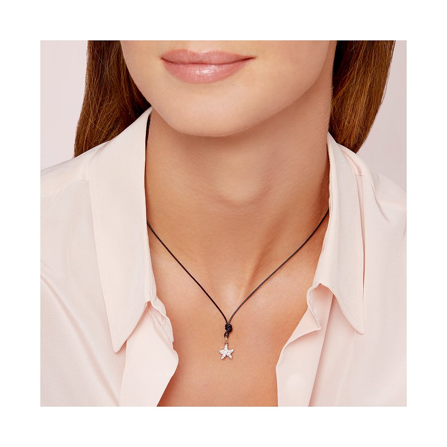 DoDo Anhänger aus 750 Weißgold mit Diamanten als Stern.