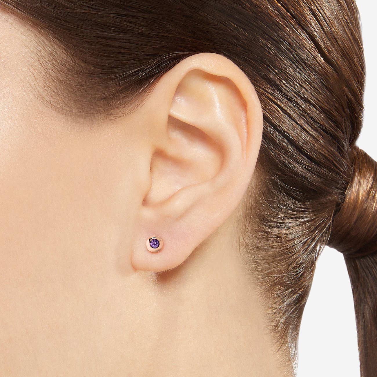 DoDo Ohrstecker aus 375 Roségold mit Amethyst.