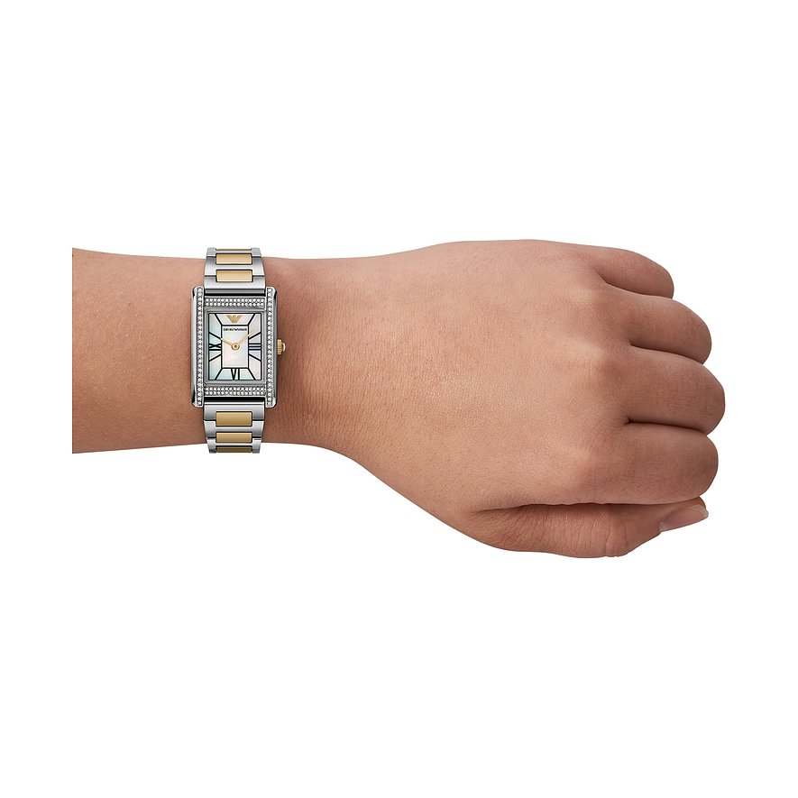 Emporio Armani Damenuhr mit Edelstahlgehäuse, bicolor, analog, mit Steinen besetzter Lünette.