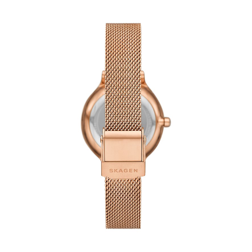 Rückansicht der Skagen Damenuhr aus roségoldfarbenem Edelstahl mit Milanese-Armband und Skagen-Logo auf der Schließe.