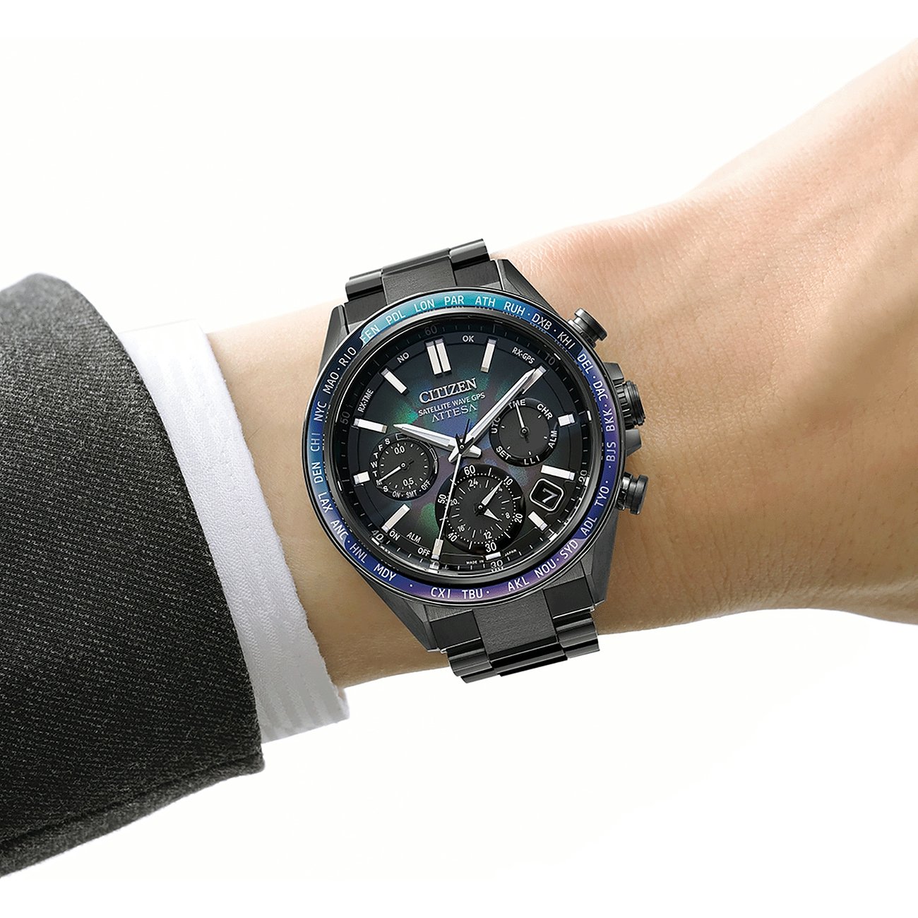 Citizen Herrenuhr mit Titan-Gehäuse, analog und digital, mit mehreren Zifferblättern.