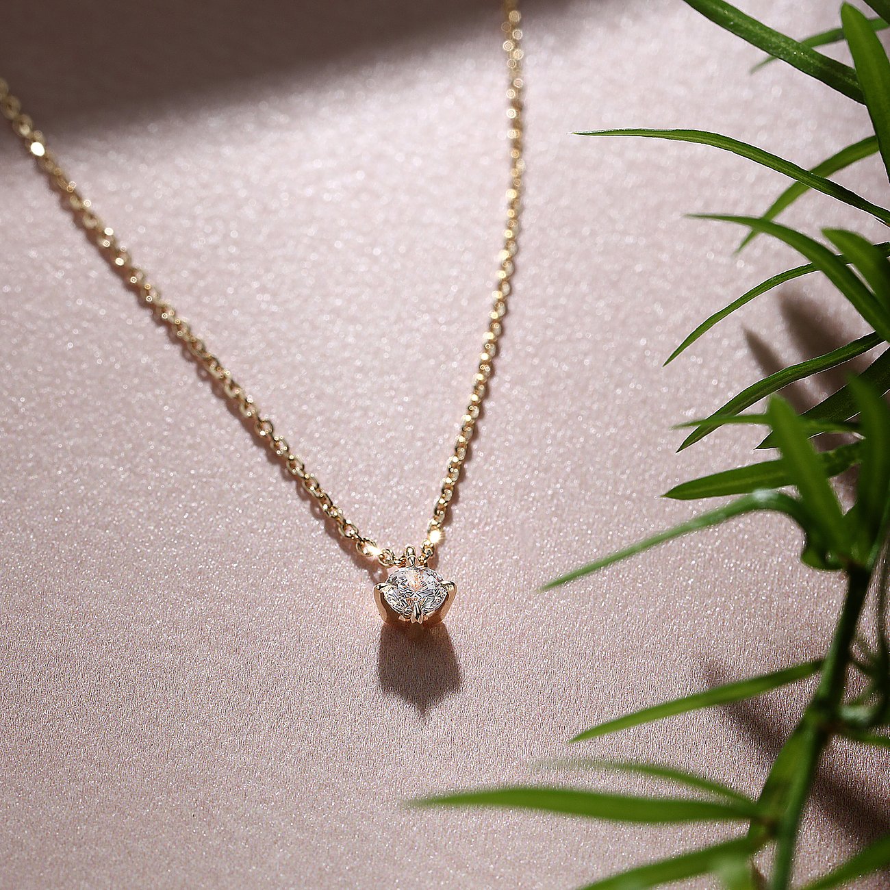 Live Diamond Halsschmuck aus 375 Gelbgold mit Diamant.