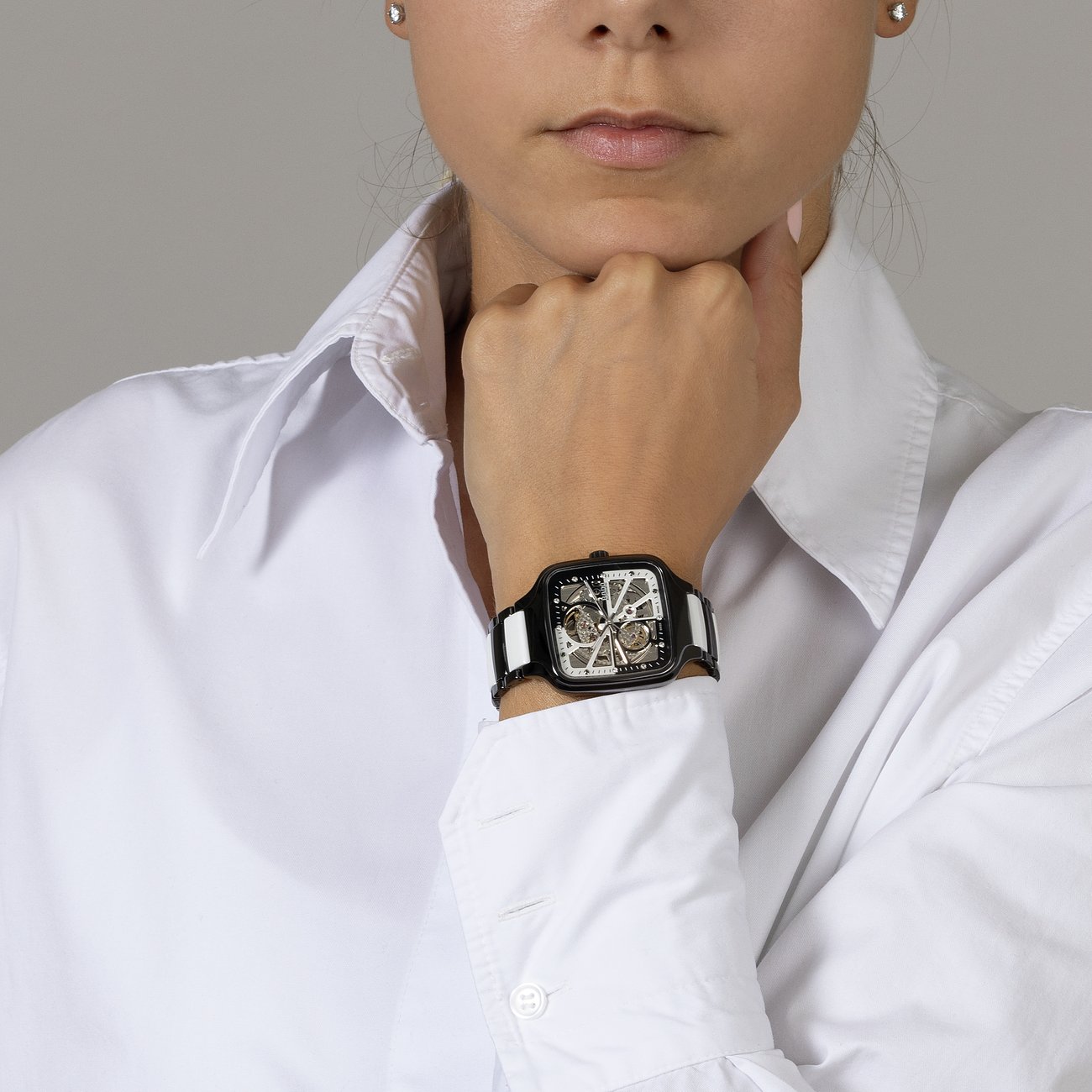 Rado Unisexuhr mit Keramikgehäuse, Skelett-Zifferblatt und Diamanten.