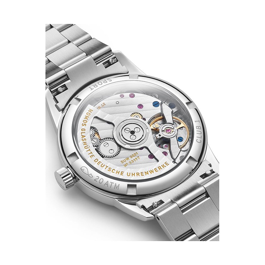 Nomos Glashütte Damenuhr aus Edelstahl mit Sichtboden und Automatikwerk.