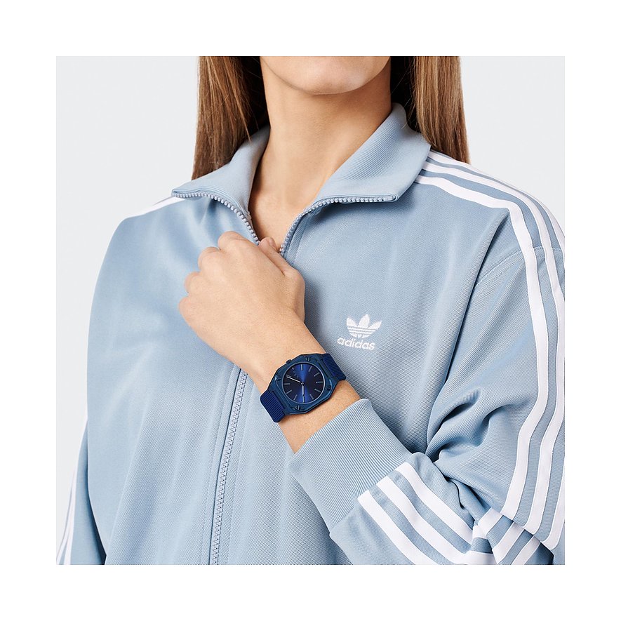 Adidas Unisex-klocka med boett i rostfritt stål, blå, analog, silverfärgad urtavla.