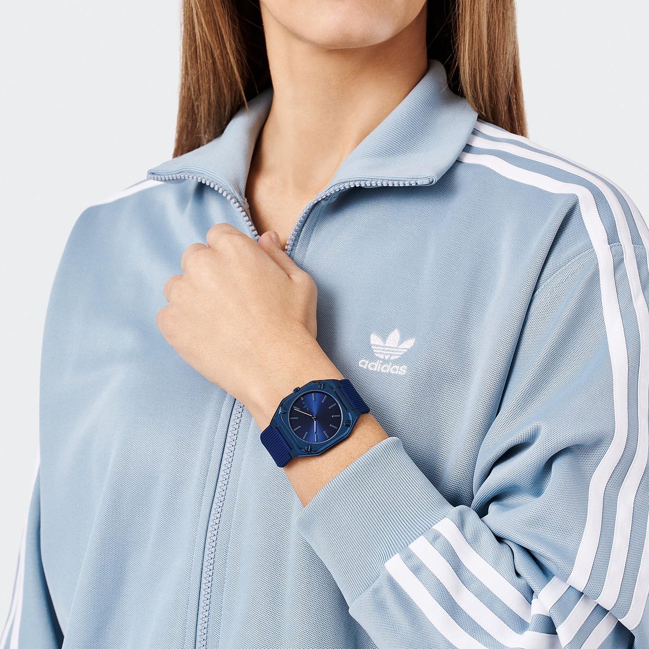 Adidas Unisex-klocka med boett i rostfritt stål, blå, analog, silverfärgad urtavla.