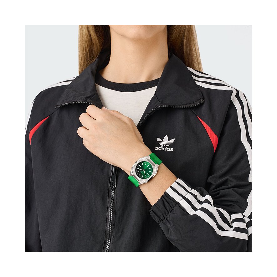 Adidas Unisexuhr mit Edelstahlgehäuse, grünes Zifferblatt, grünes Band.